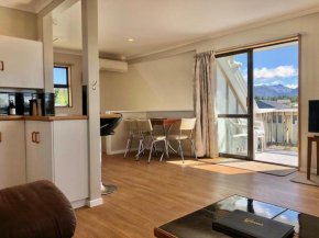 Family Apartment with Mountain Views, Twizel